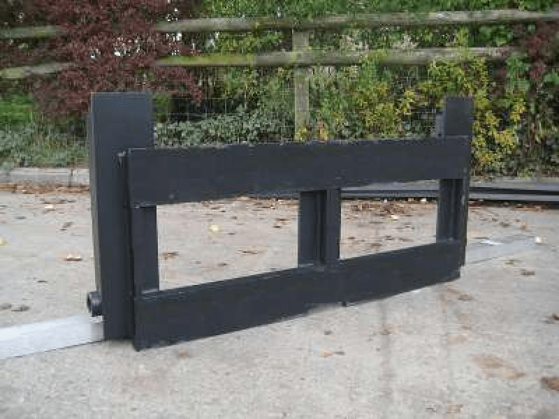 PALLET FORK CARRIAGES